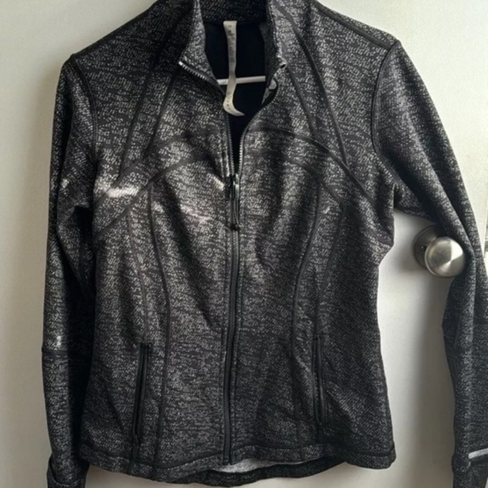 Lululemon Women’s Define Jacket  Zip Up heather black Size 10